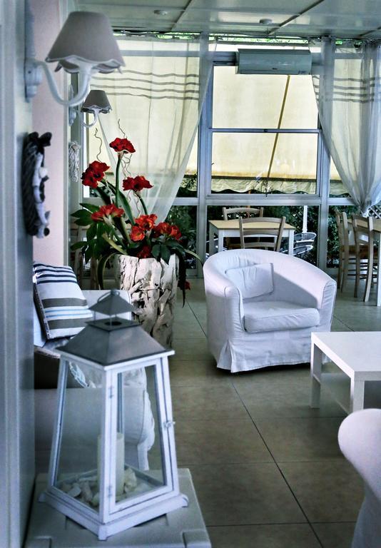 Hotel Santiago Milano Marittima Exteriör bild