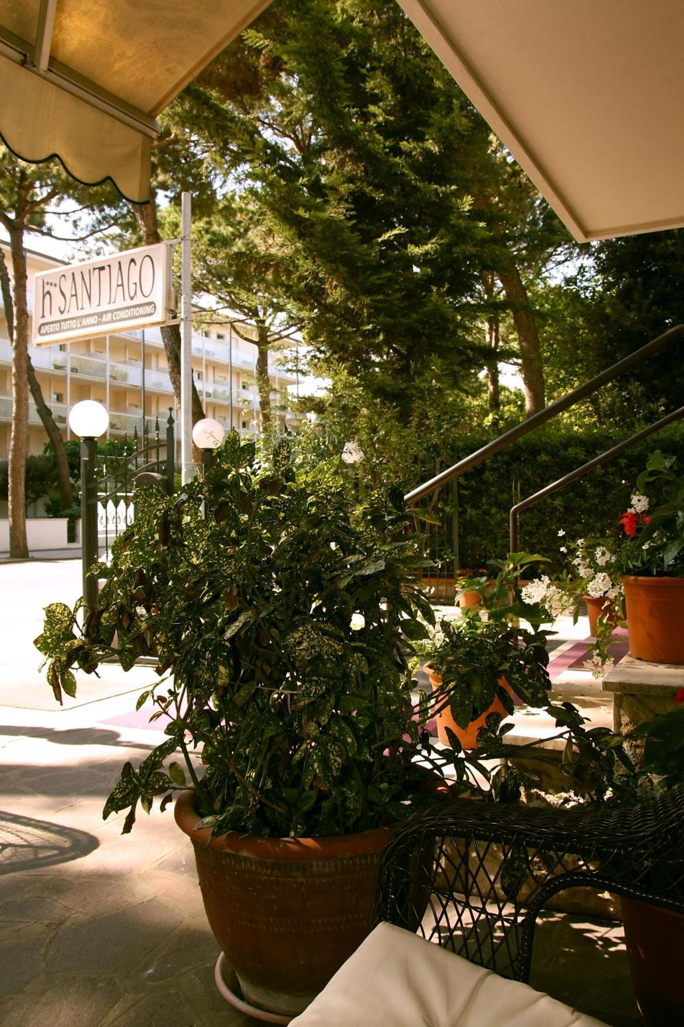 Hotel Santiago Milano Marittima Exteriör bild